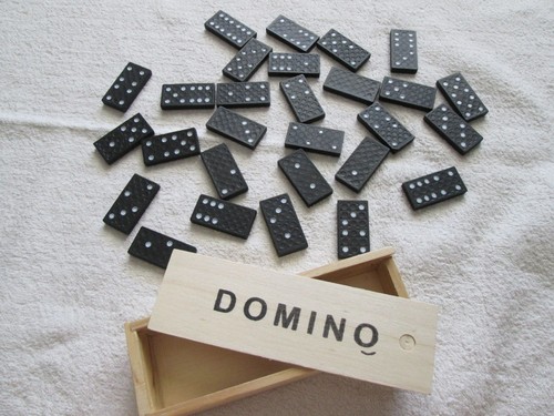 Jeu dominos pièces - dominos, 28