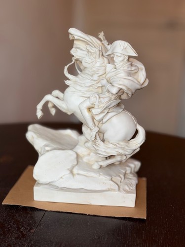 Sculpture biscuit napoléon - en,