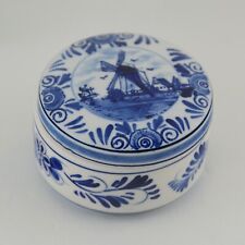 Bonbonière en porcelaine de Delft, décorée à la main,bleu de Delft, numeroté 750