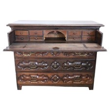 Commode ancienne en noyer