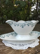 Vintage saucière sur dormant
