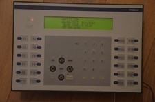 XBT E015110 TELEMECANIQUE MAGELIS XBTE015110 / V2.2 / TESTED