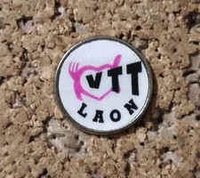 Pin's Coluche Restaurant Resto Du Coeur VTT Laon EnfoirésAssociation Pins Rare