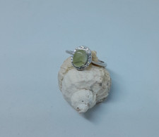 Bague réglable sertie d'une préhnite et zirconium argent 925 rhodié création