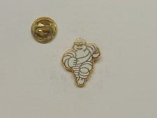 Pin's Automobile - Michelin Bibendum - Fraise Badge Pin's
