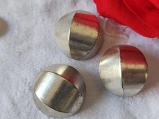 Lot 3 boutons anciens en