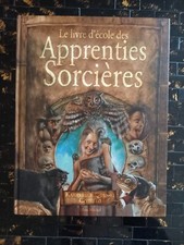 le livre d'école des apprenties sorcières . Katherine Quénot / E.  Civiello . EO
