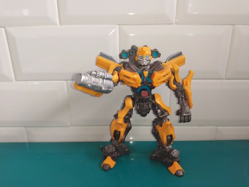 Figurine transformers hasbro