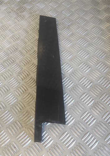 Baguette montant avant porte