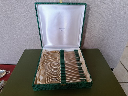 Service poisson pieces en - service, a
