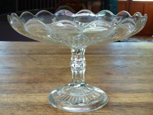 Ancienne coupe sur pied - ancienne,