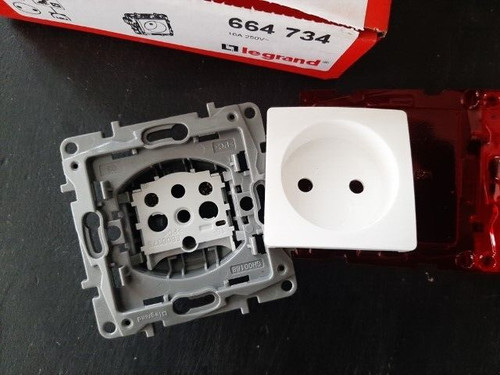 Legrand 664734 prise de - -,