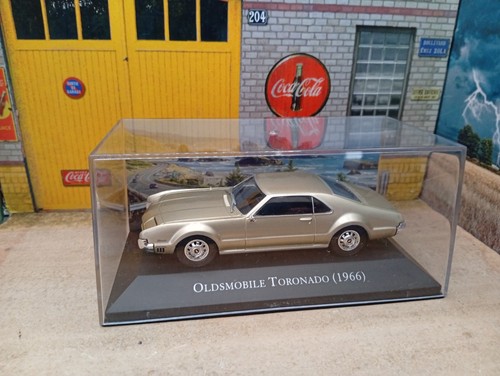 Oldsmobile toronado 1966 - oldsmobile,
