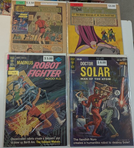 Lot four gold key - of,