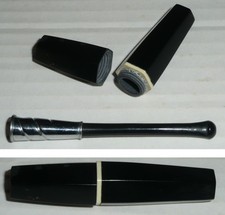 Rare ancien fume-cigarette en métal et résine, étui bakélite