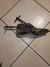 Ancien embauchoir forme de chaussure de cordonnier en bois déco