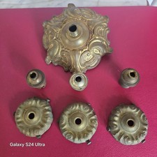 Trois Griffes En Bronze Pour Tulipe Au Lustre Plus Un Plafonnier En Bronze 