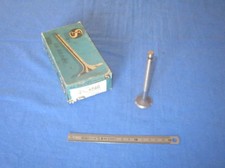 Lot de 4 soupapes Simca Aronde Etoile 6 ( La soupape réf 4560 )