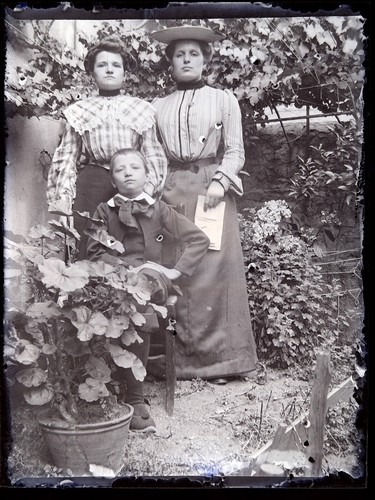 Famille femme chapeau mode - famille,