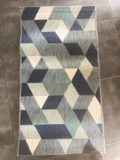 Tapis moderne style Art déco coloris bleus 108 x 59 cm