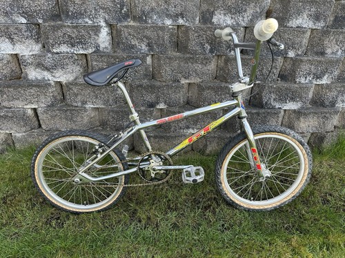 Rare vintage 1995 bicycles - rare, gt