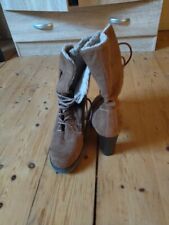 Bottines à talons à lacets intérieur moumoute pointure 41 Graceland