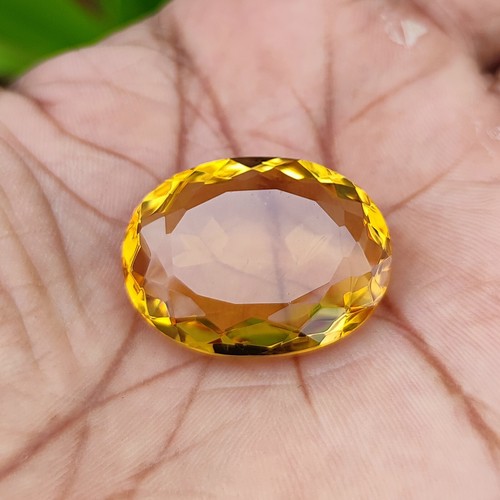 Pierre précieuse citrine
