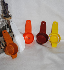 ?TUPPERWARE 5 Ustensiles Passoire Entonnoir Pelle Séparateur D'oeuf Doseur