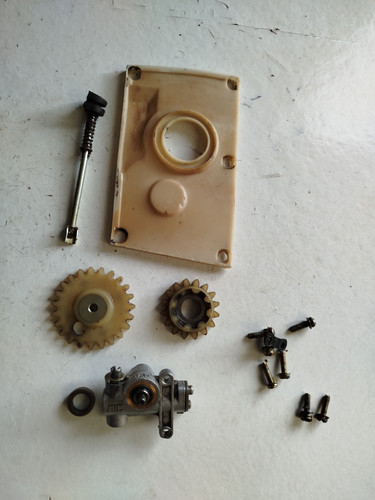 Pompe huile pour - ,