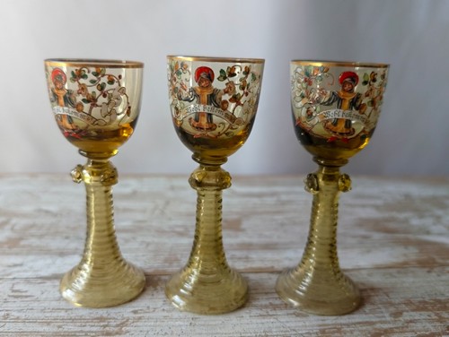 Lot petits verres anciens - verres,