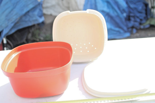 Tupperware vintage orange