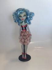 Monster High Doll Ghoulia Yelps Skull Shores avec accessoires