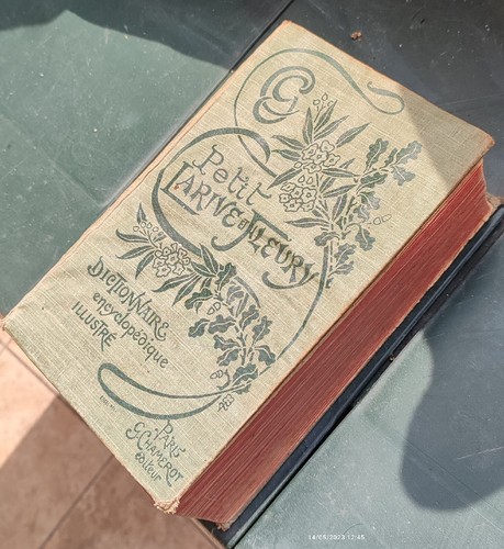 Livre petit larive et - :,