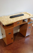 Manicure Table with Yellow