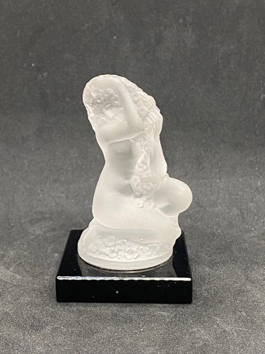 Lalique sculpture une - r, d'une