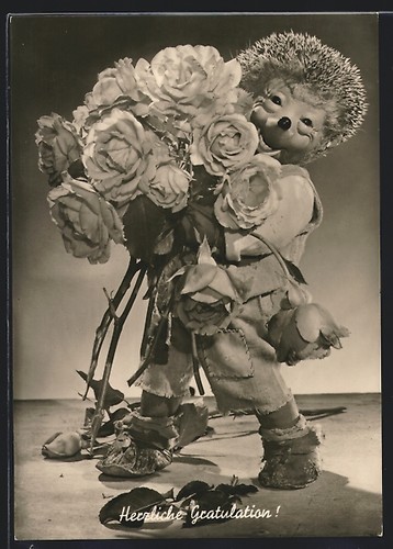 Mecki avec bouquet fleurs - avec,