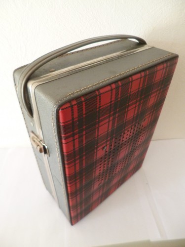Tourne disque valisette - tourne,