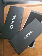 boîte à lunette chanel vide