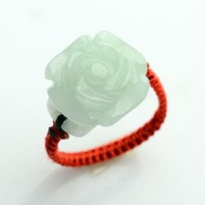 Très Jolie Bague Rose en Jade Vert Clair 