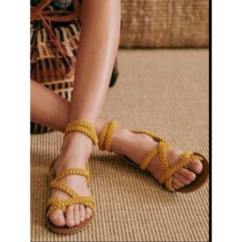 Nwot sezane arthur low - low, sandals