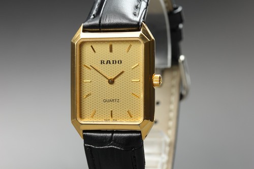 Montre quartz carrée homme - à,