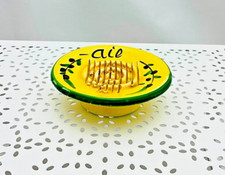 Gratte-ail jaune vert sur pied en céramique 10,5 x 3 cm env