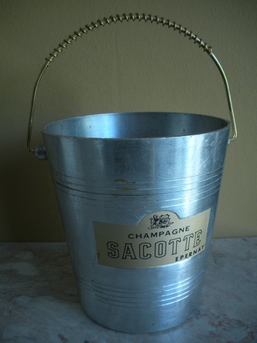 Ancien seau champagne - seau, a