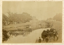 UK, Scene near an old sluice  Vintage albumen print. Ecluze ancienne  Tirage a