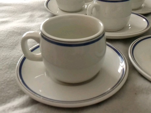 Tasses soucoupes à café - à,