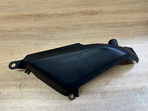 Cache plastique carenage - un,