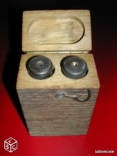 Ancienne Boite contenant 2