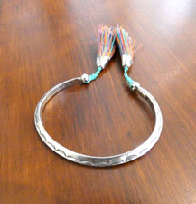 Jonc NEUF GAS BIJOUX pour femme argent gravé 2 pompons en soie