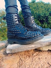 Dr. Martens Spike Clouté 40