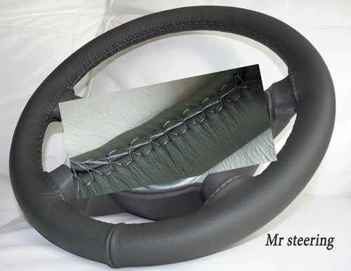Housse volant cuir noir - volant,